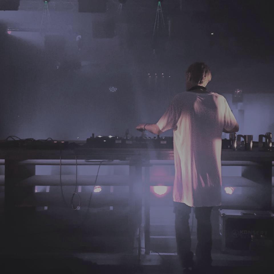 ESSENTIALS: “Slowly” (Hi Tom Remix) – SIROJ feat.&nbsp;Ayden