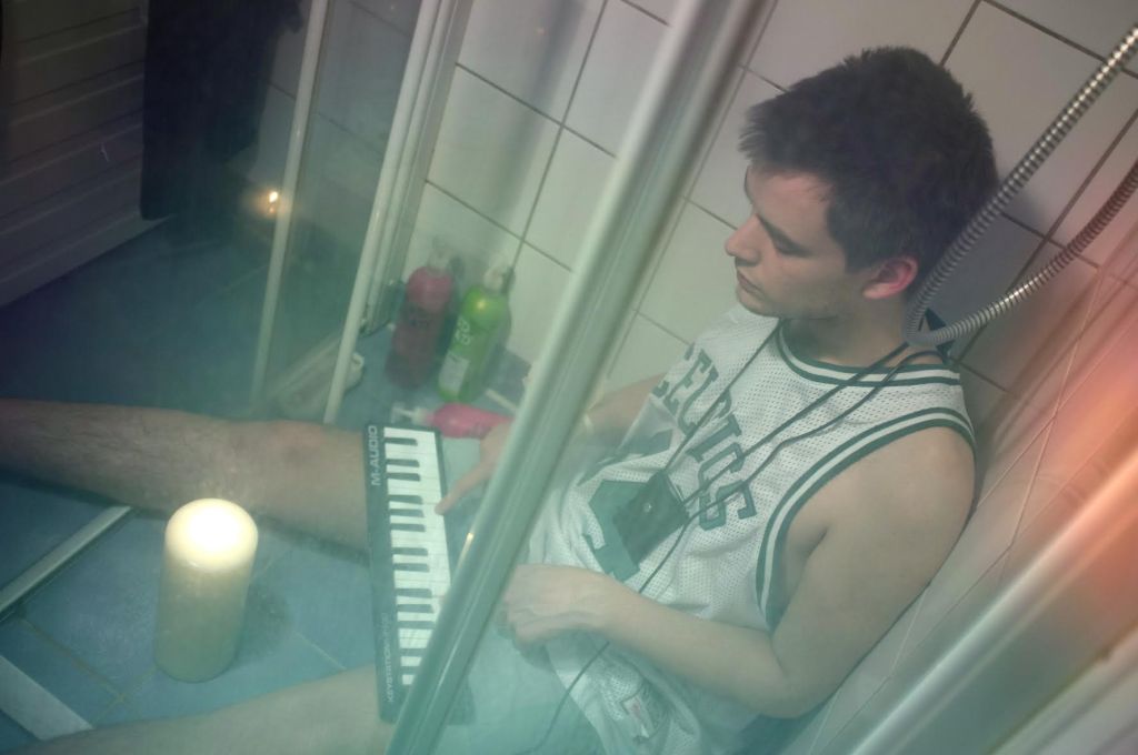 Premiere: “Valentine (DJ KARAOKE Remix)” – Pieces of&nbsp;Juno