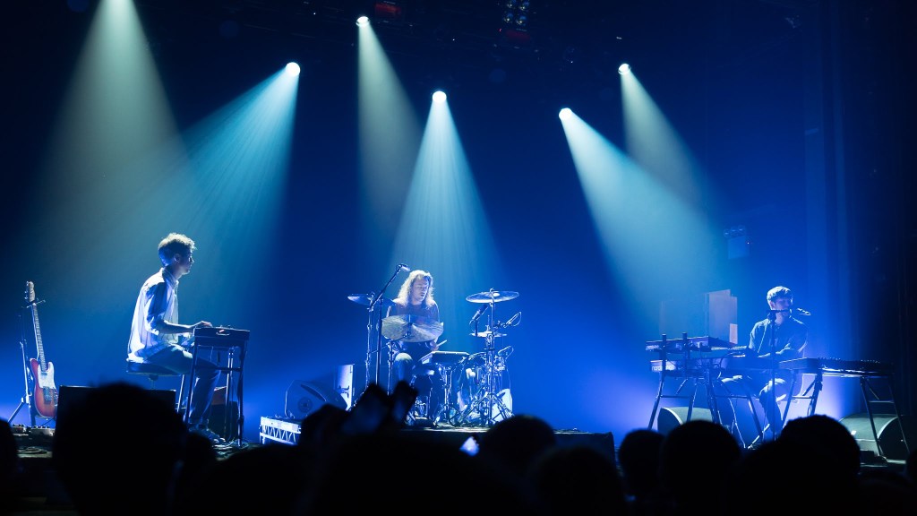 Gig Review: James Blake vs. Bon Iver in Los&nbsp;Angeles