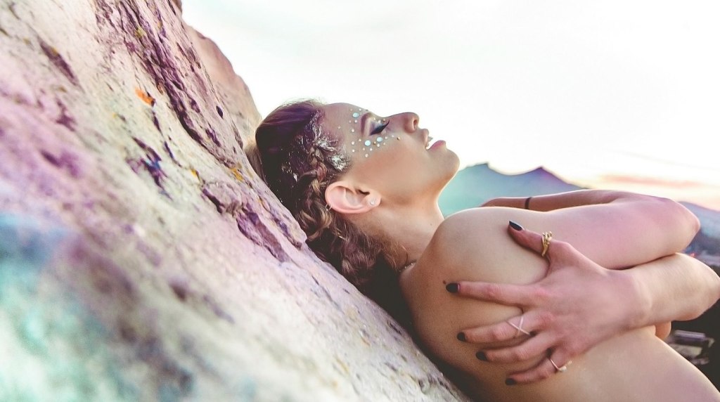 Essentials: “Home” – MOONZz and&nbsp;SACHI