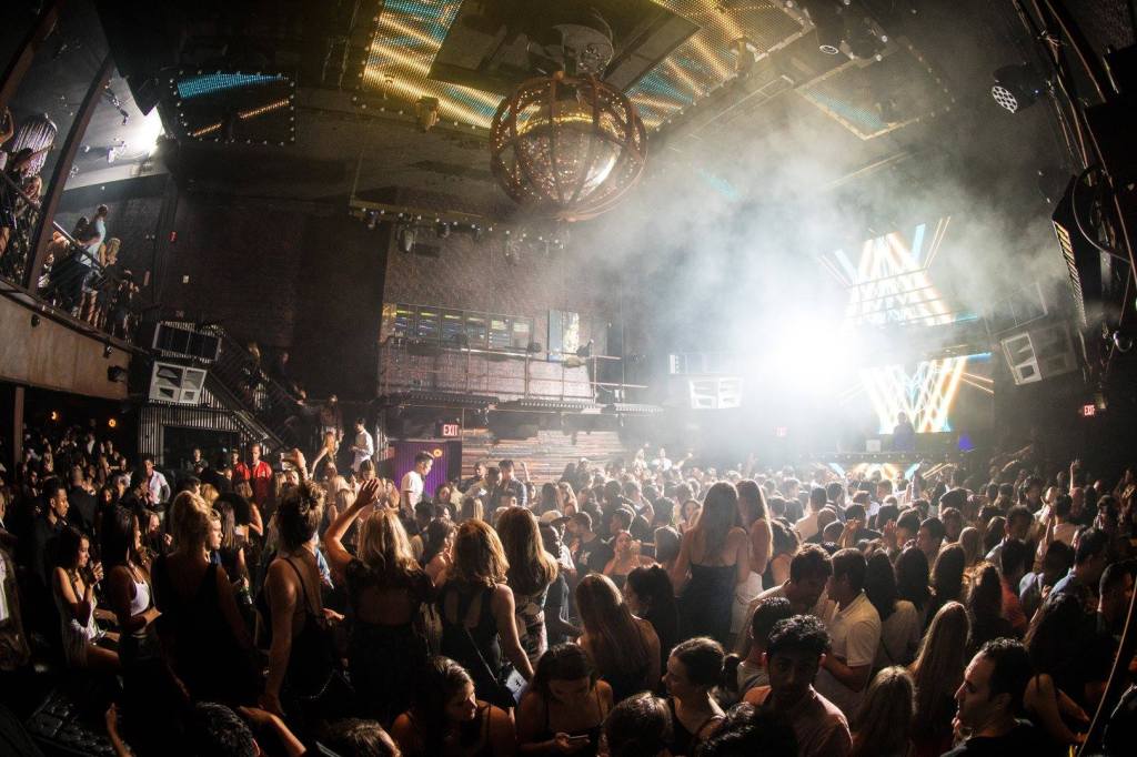 Essentials: “Whatcha Gon Do (feat. Bhad Bhabie, 24hrs, and Rich The Kid)” –&nbsp;Benzi