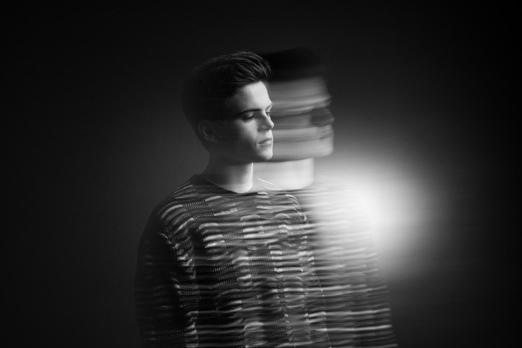 Essentials: “Lonely Light/Ping” – Lamorn